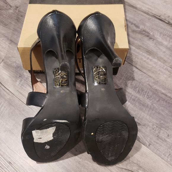 Le Chateau Black shoes - Picture 6 of 6